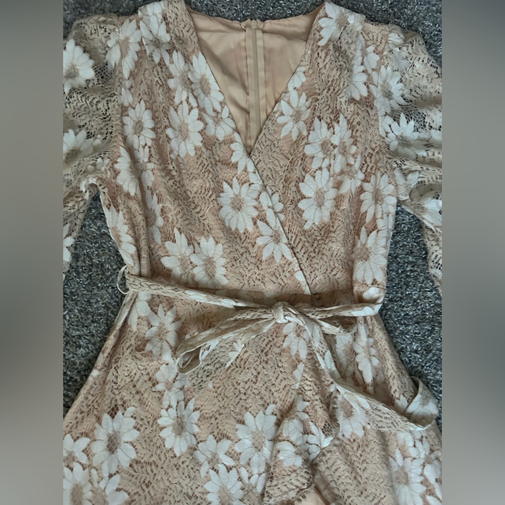 CUPSHE NWT Peach/Cream Floral Lace Faux Wrap size Large - Picture 6 of 11